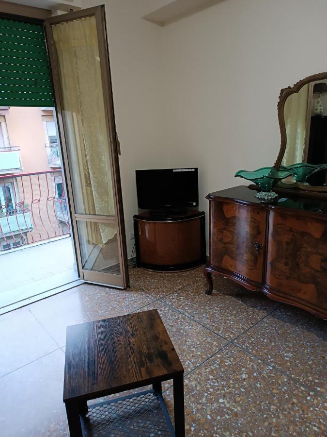 Hortis Apartment, 5 Persone, 2 Camere, Balcone, Metro C E Tram Per Il Centro Lejlighed